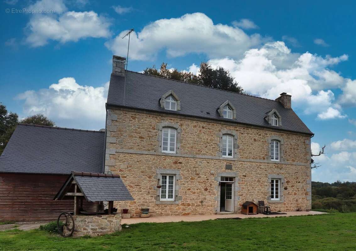 Maison à GLOMEL