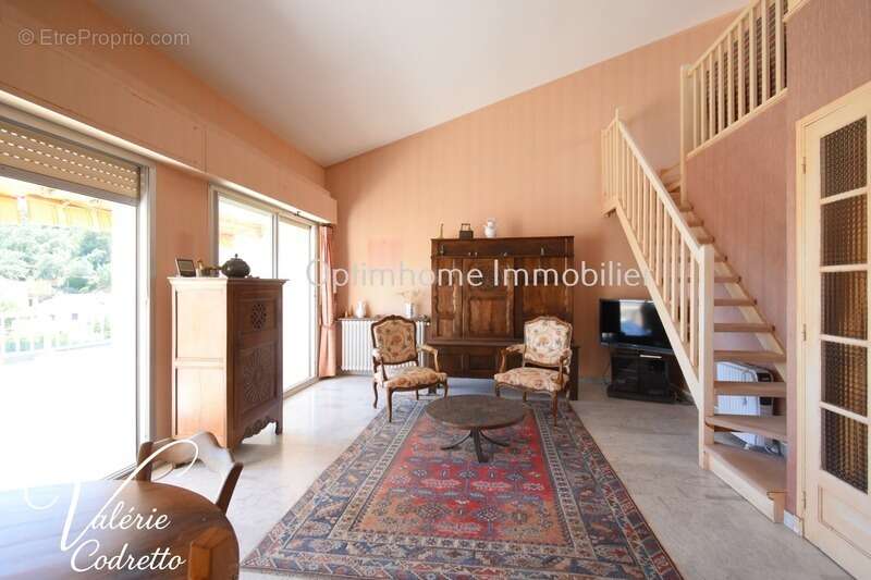 Appartement T3  dernier étage avec vue mer à Hyères  – Deux terrasses, parking et cave 83400 - photo 7
