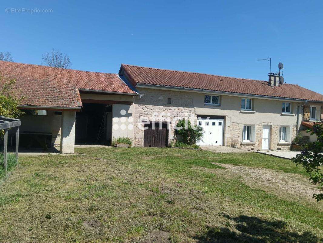 Maison à PERIGNEUX