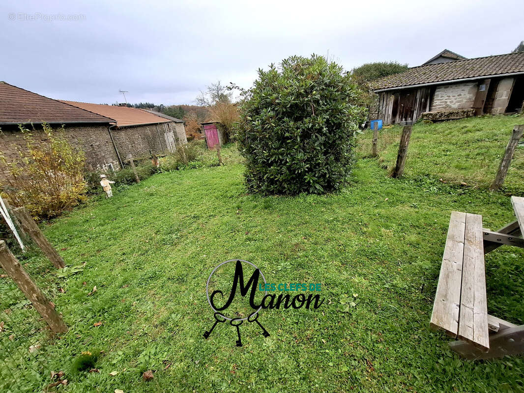 Maison à SAINT-LEGER-LA-MONTAGNE