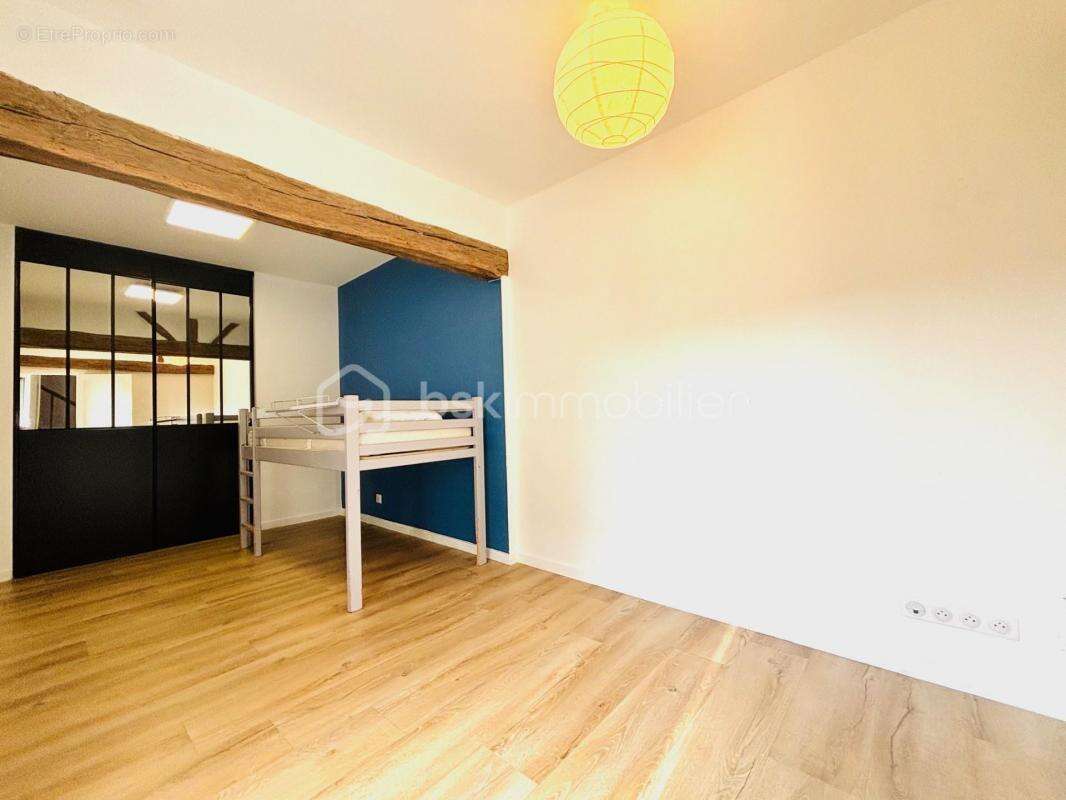 Maison à VILLENEUVE-SUR-YONNE