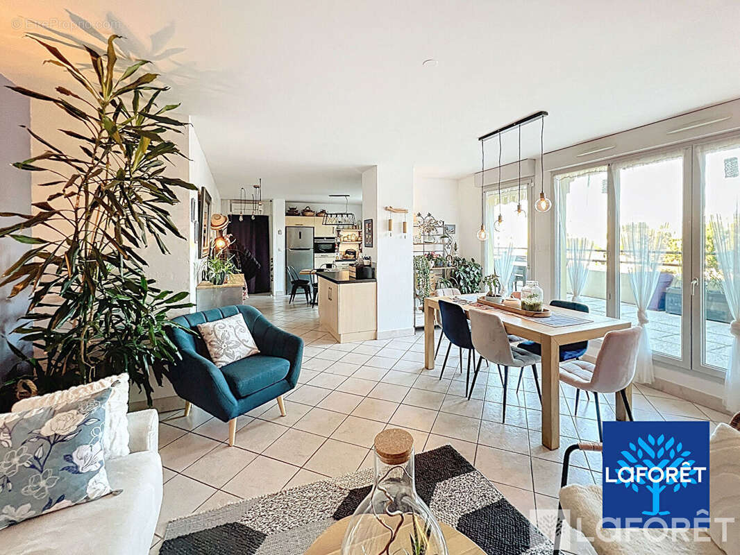 Appartement à DECINES-CHARPIEU