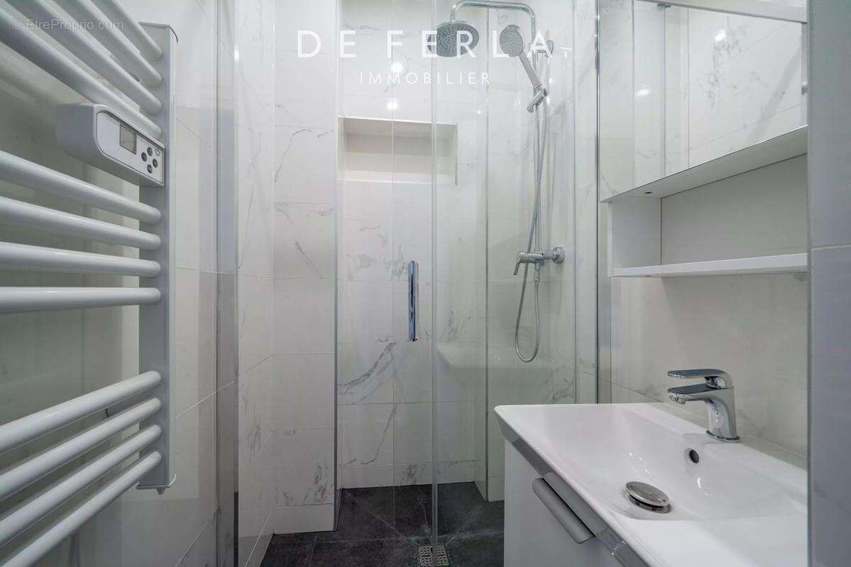 Appartement à LEVALLOIS-PERRET