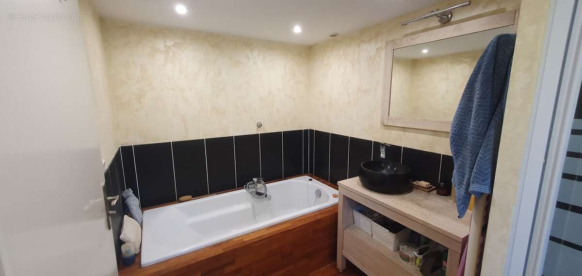 Maison à SAINT-JULIEN-LE-PETIT