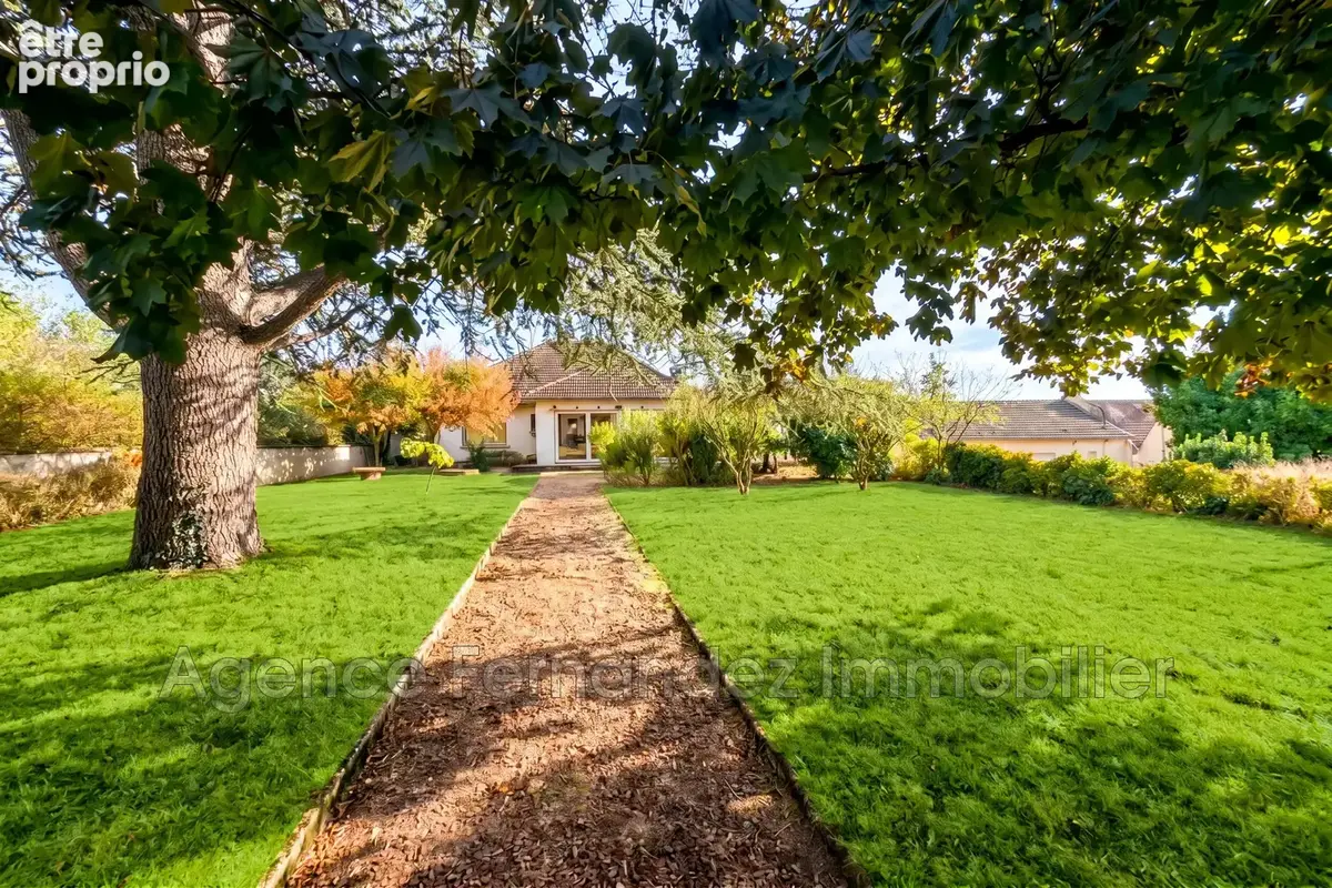 Maison 6 pièces 142 m² à vendre à Marcigny (71110) - photo 3