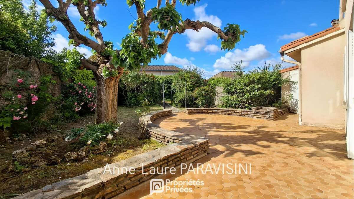 Pennautier Maison 4 chambres, garages et jardin - photo 3