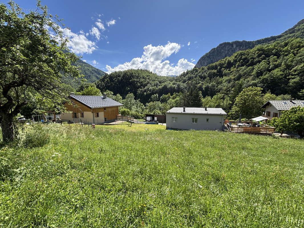 Terrain constructible proche Notre-Dame-du-Pré - photo 2