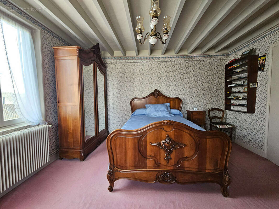 Maison à LA NEUVILLE-CHANT-D'OISEL