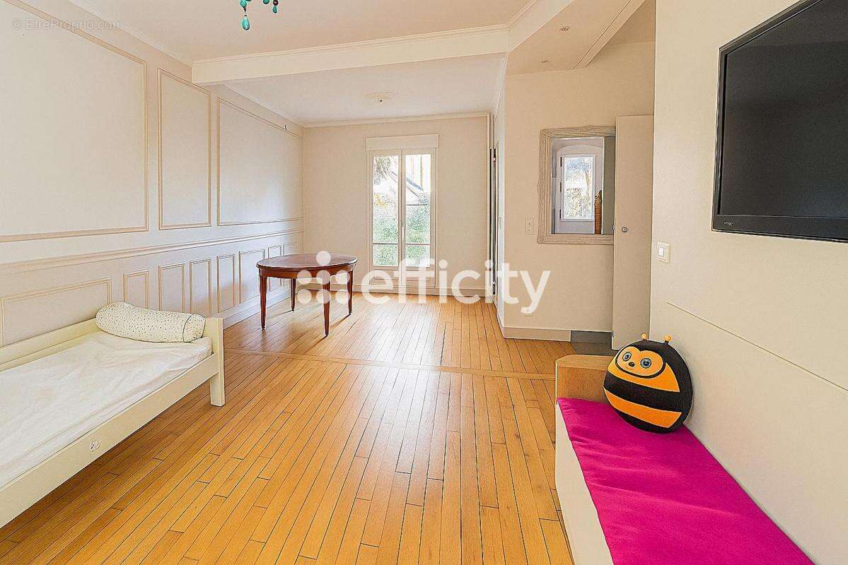 Maison à LE PERREUX-SUR-MARNE