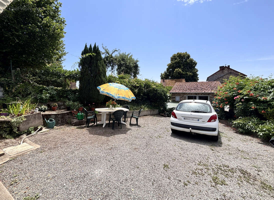 Maison à BOSMOREAU-LES-MINES