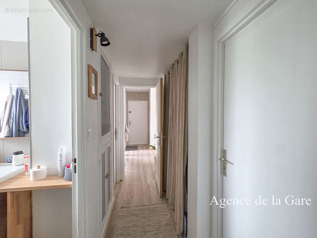 Appartement à LE MESNIL-LE-ROI