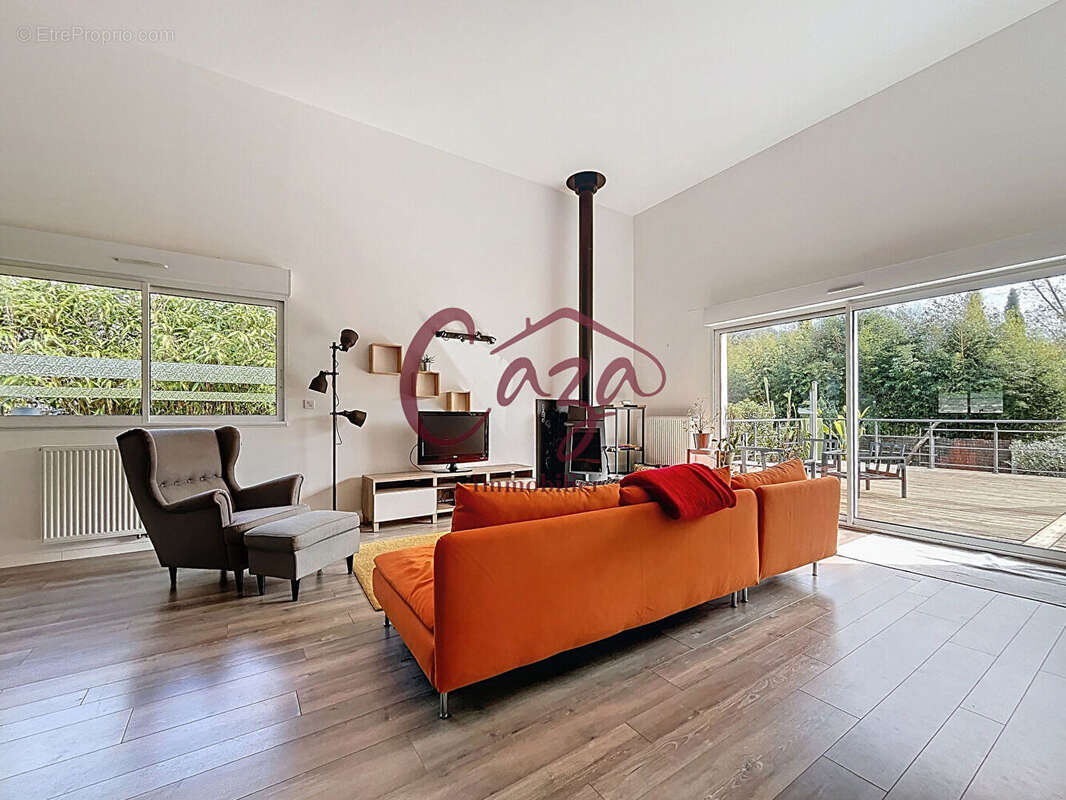 Maison à CAMBLANES-ET-MEYNAC