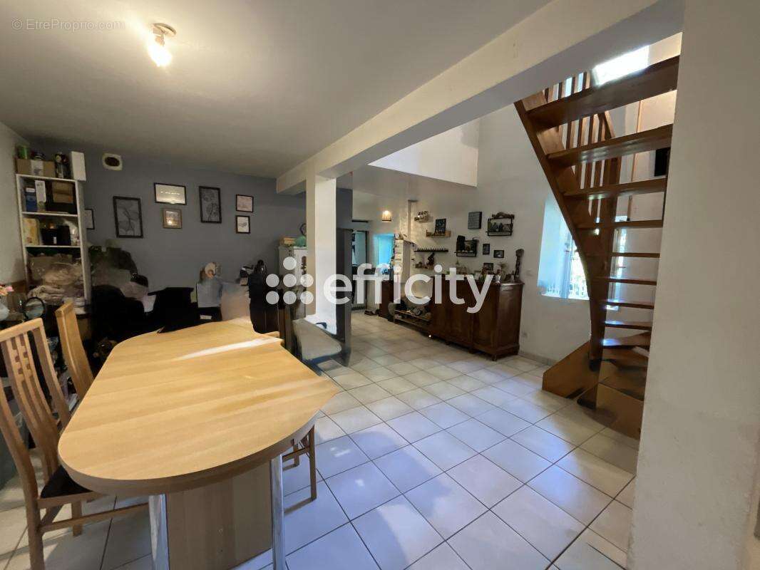 Appartement à PRIVAS