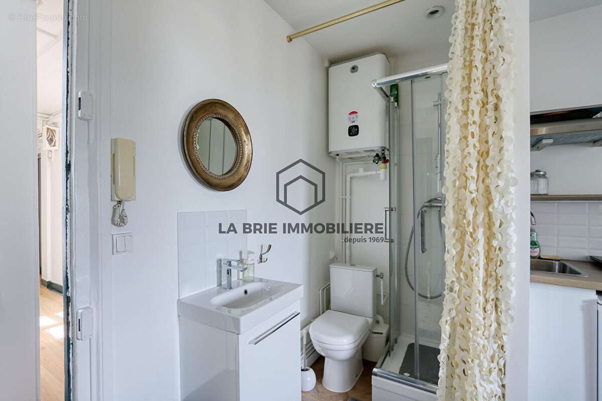 Appartement 9 m² à Paris-8e  - photo 8