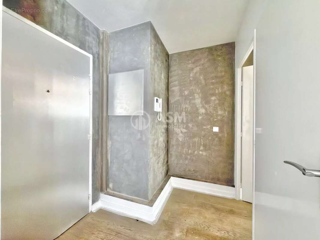 A VENDRE - 3 pièces avec une grande terrasse, cave et Parking - Faubourg de l'arche - photo 13
