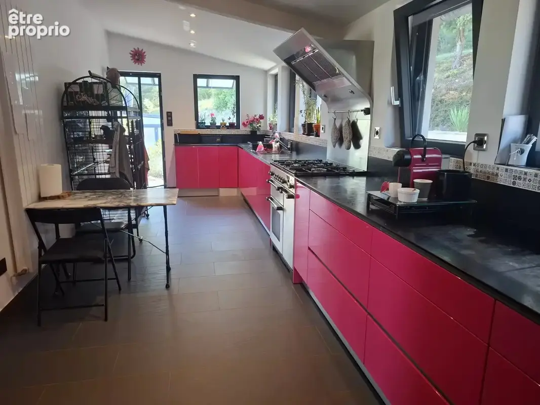 Propriété de charme avec piscine et près de 2 hectares - La Verdière - photo 10