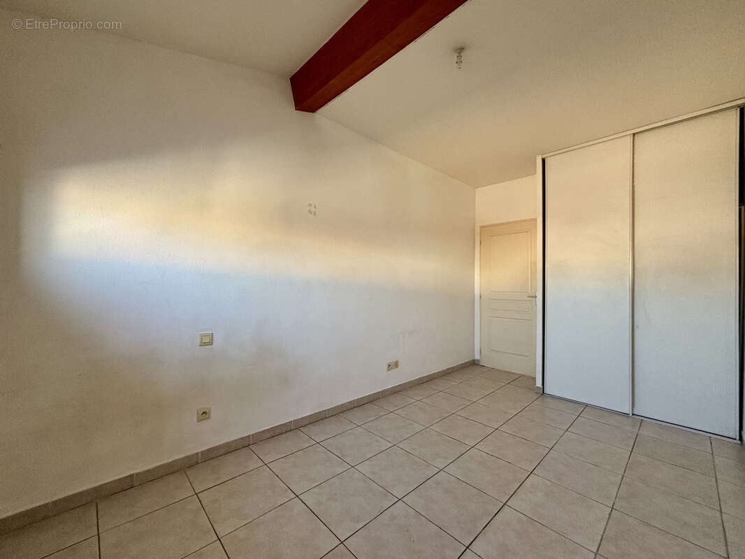 À vendre   t3 duplex de 56 m2 avec parking privatif   saint-assiscle - photo 8