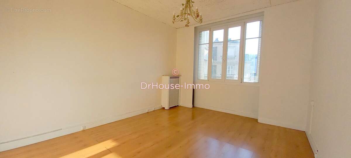 Appartement à PARIS-19E
