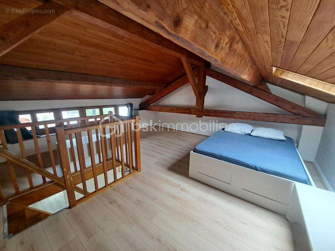 Duplex T3 rénové avec garage et grenier – Idéal premier achat ou investissement ! - photo 6