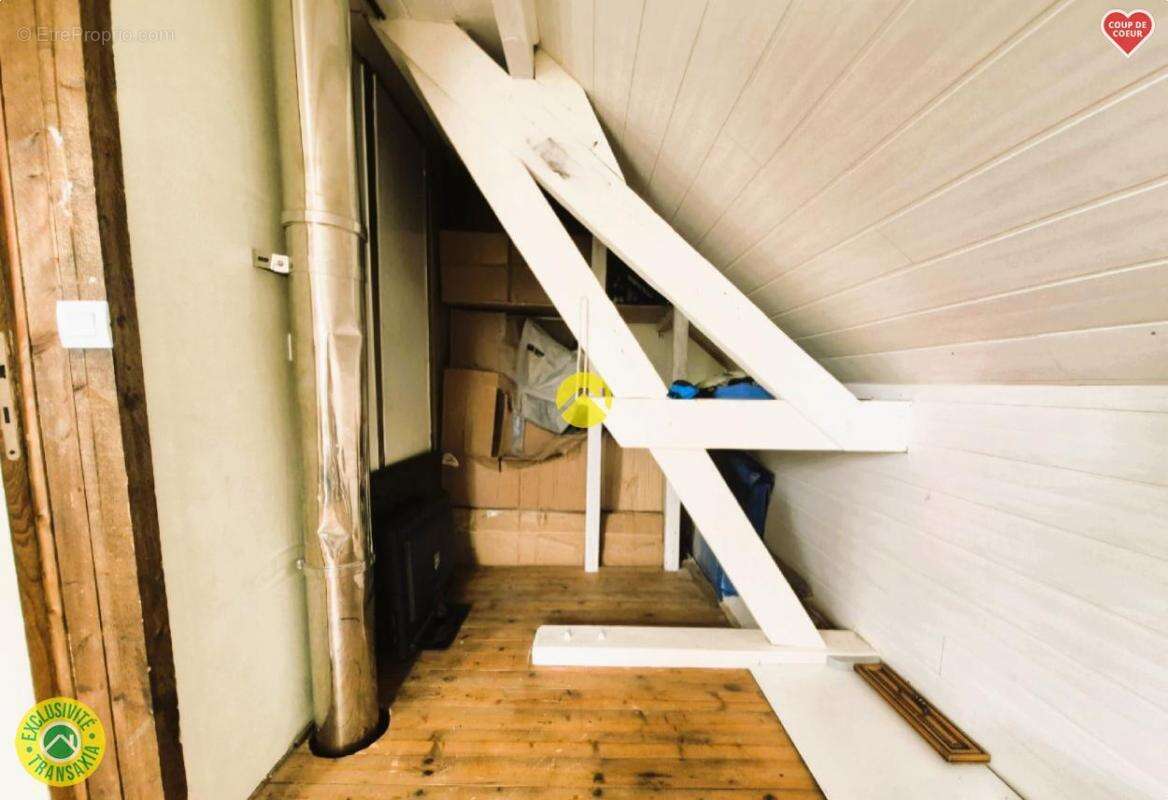 Maison à CHEZAL-BENOIT