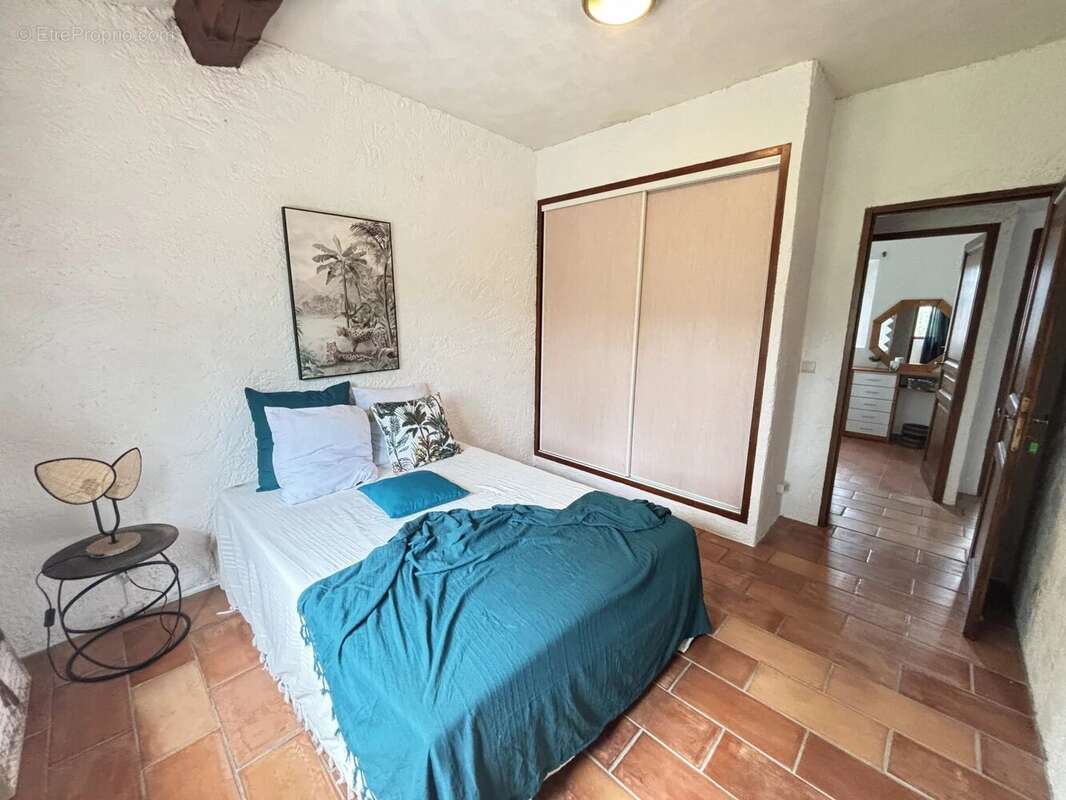 Maison à FIGANIERES