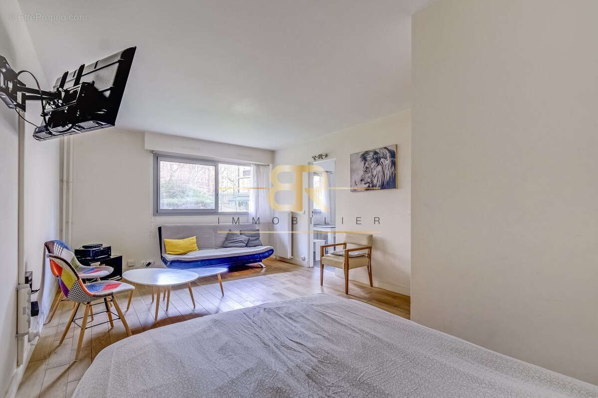 Appartement à PARIS-19E