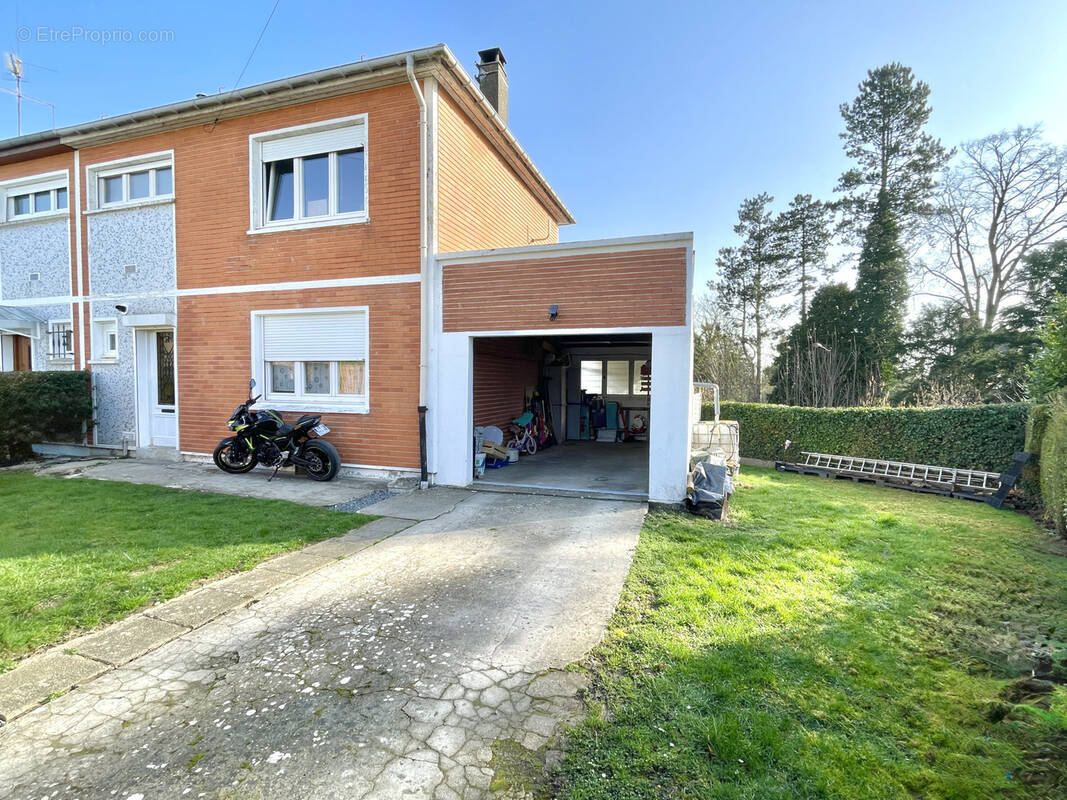 Maison à SAINT-QUENTIN