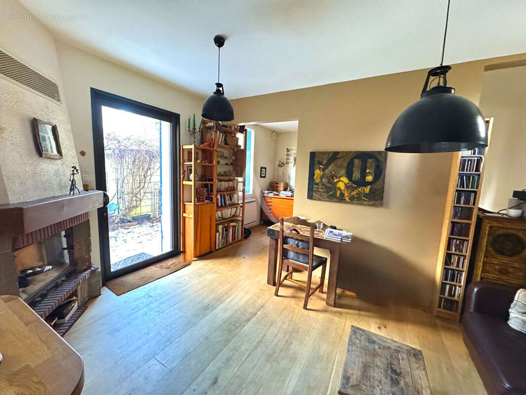 Appartement à FONTENAY-SOUS-BOIS