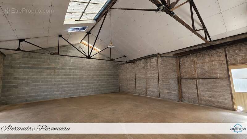  ensemble immobilier : maison 4 ch + garage atelier – idéal artisan ou projet mixte – secteur ferrieres - photo 4
