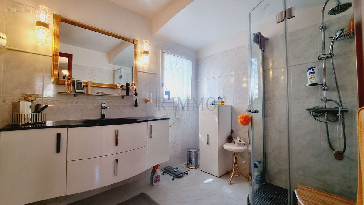 EXCLUSIVITÉ   BOULOURIS   Maison au calme, 3 chambres, jardin 615 m2 et grand sous-sol - photo 9