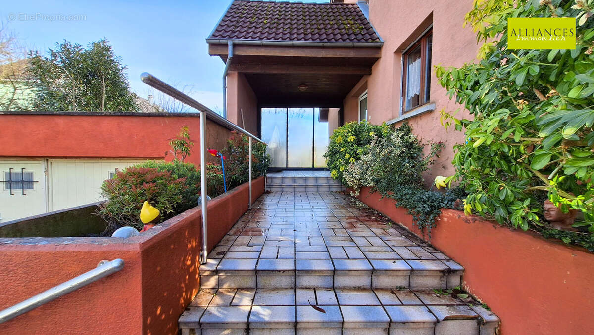 Maison à DANNEMARIE