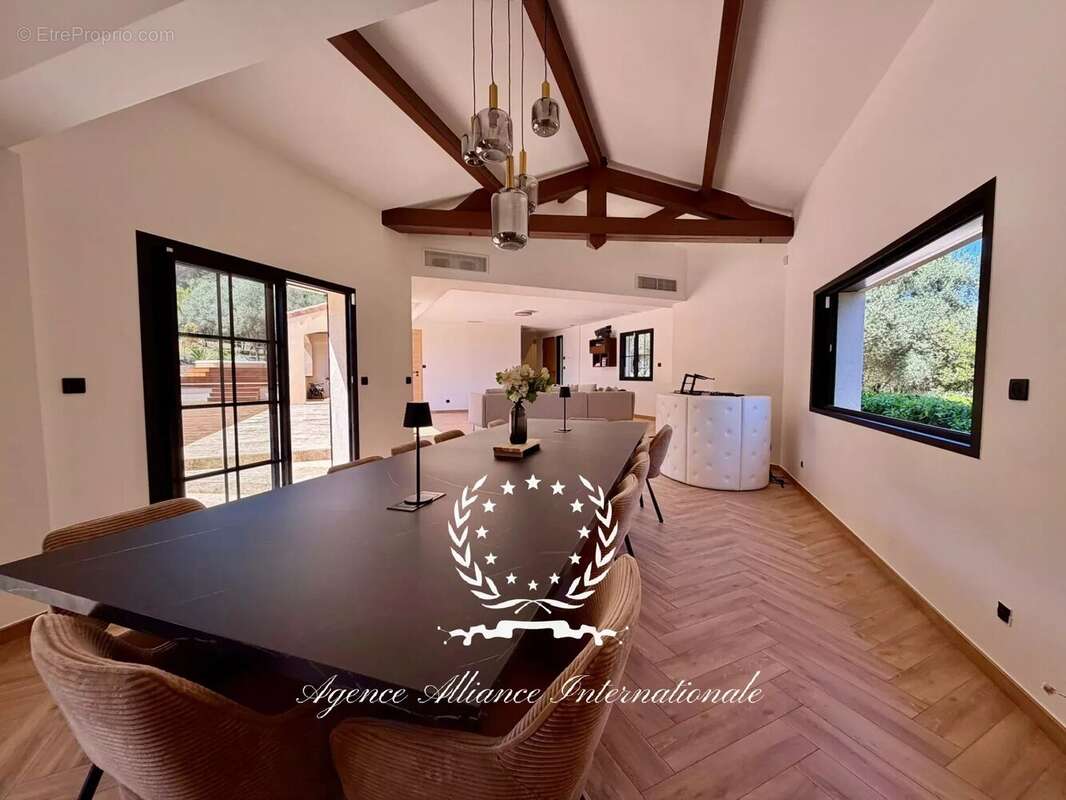 Appartement à LE LUC