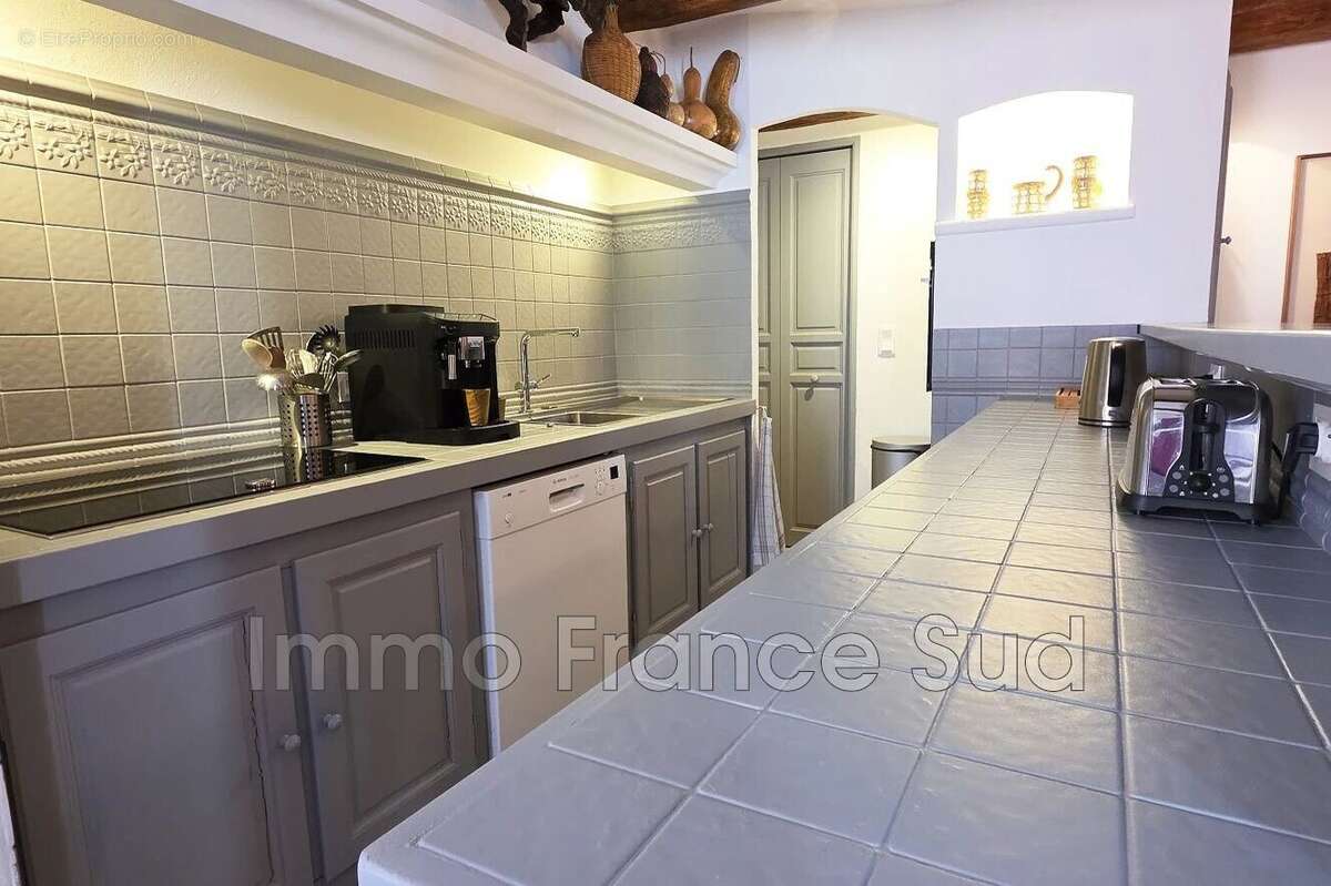 Maison à LA GARDE-FREINET