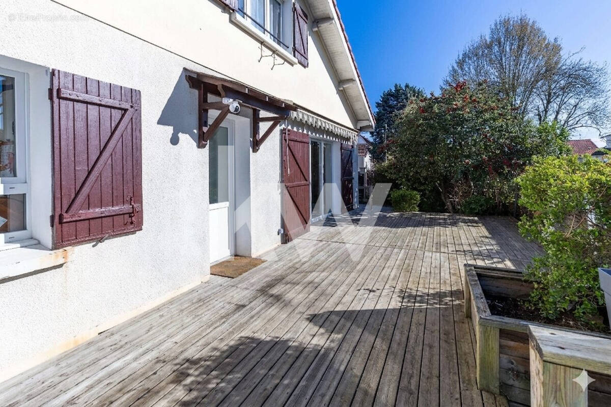 Maison à HOUILLES