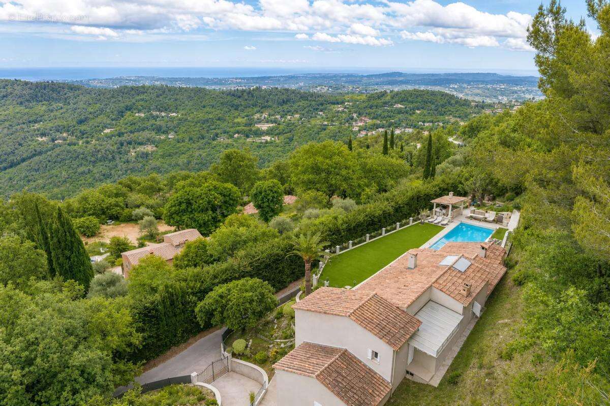 Maison de 6 pièces de 256 m² à Le Bar-sur-Loup - photo 33
