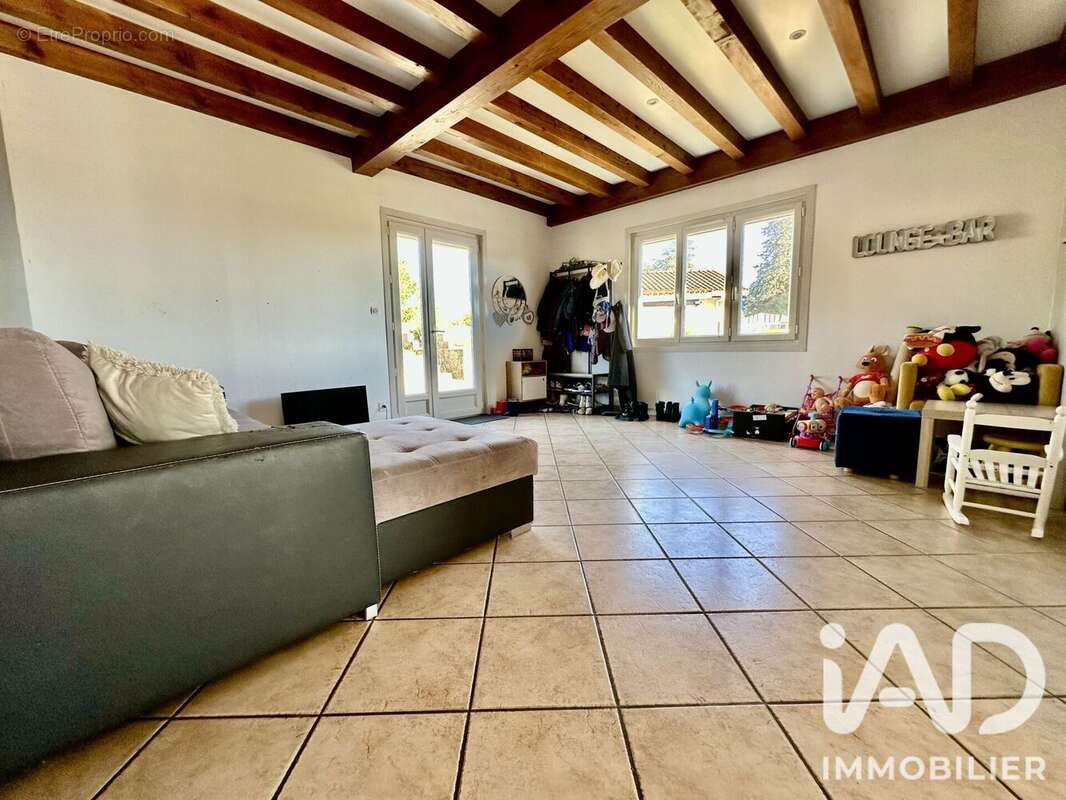Maison 110 m² à Saint-Heand  - photo 8
