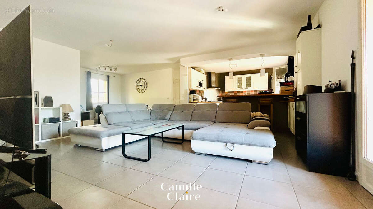 Maison à POURRIERES