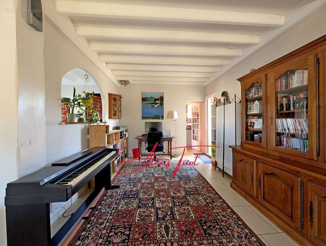 Maison à AMBARES-ET-LAGRAVE