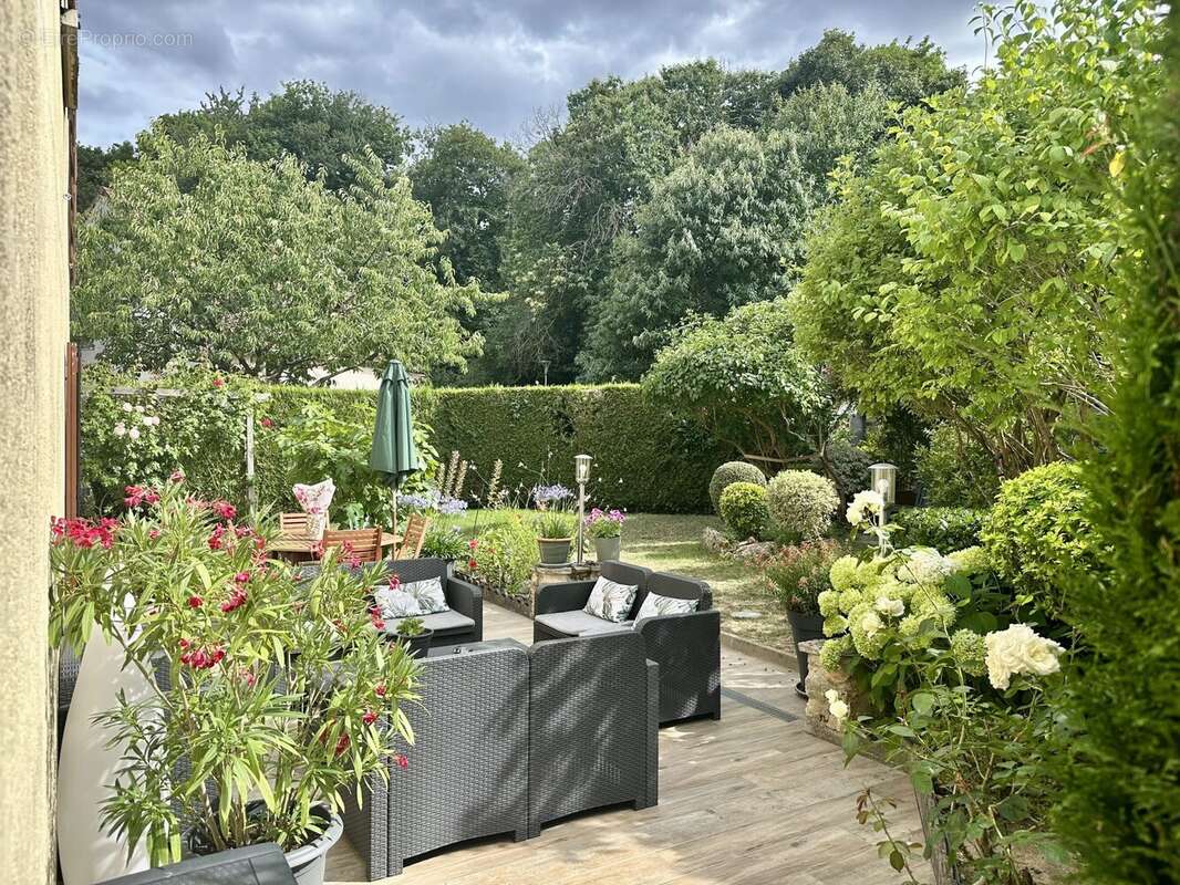 Maison à VERT-SAINT-DENIS