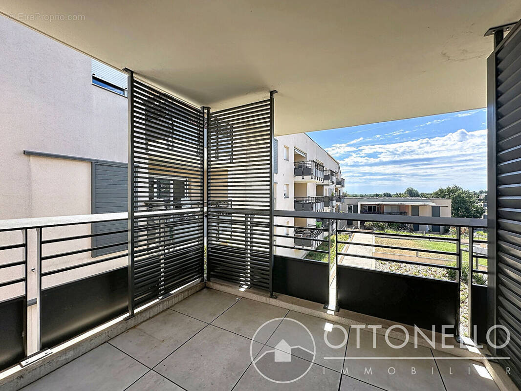 Appartement à ROQUEBRUNE-SUR-ARGENS