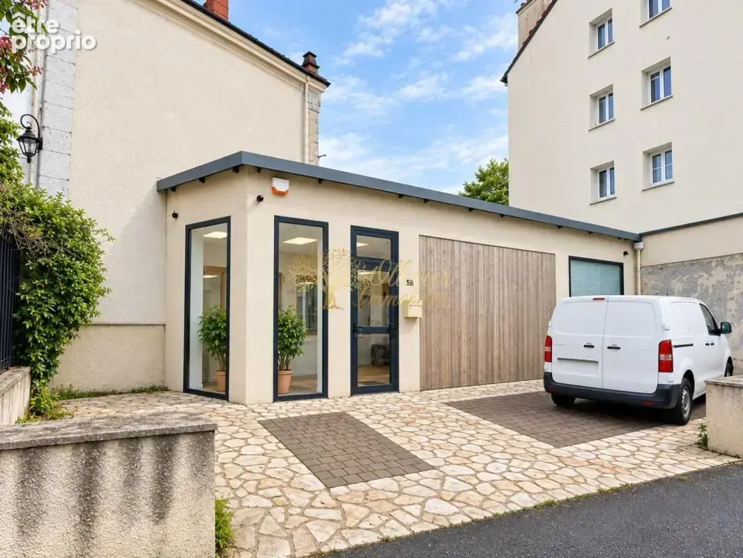 Local commercial avec garage et cour privative – Neuilly Plaisance - limite le Perreux sur Marne - photo 2