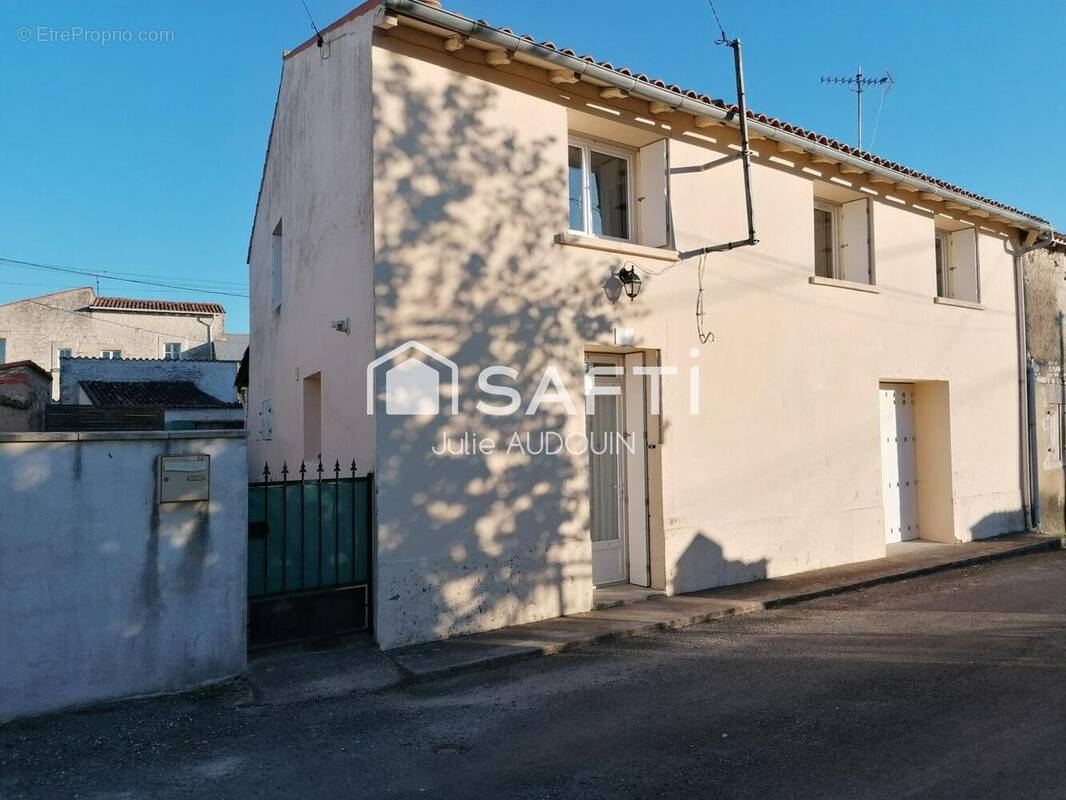 Photo 1 - Maison à SAINT-JEAN-D'ANGELY