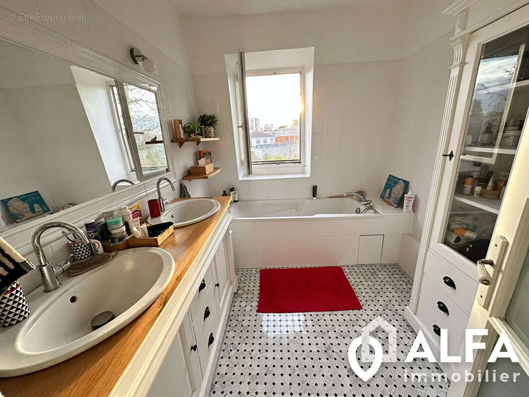 Appartement à SAINT-GRATIEN