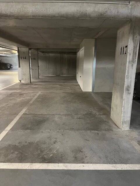 Parking à MONTROUGE