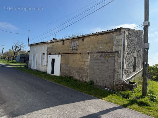 Maison à SAINT-THOMAS-DE-CONAC