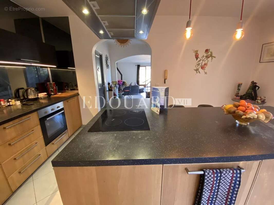 Villa provençale de 350 m² divisée en plusieurs appartements, idéale résidence principale ou investissement locatif - photo 13