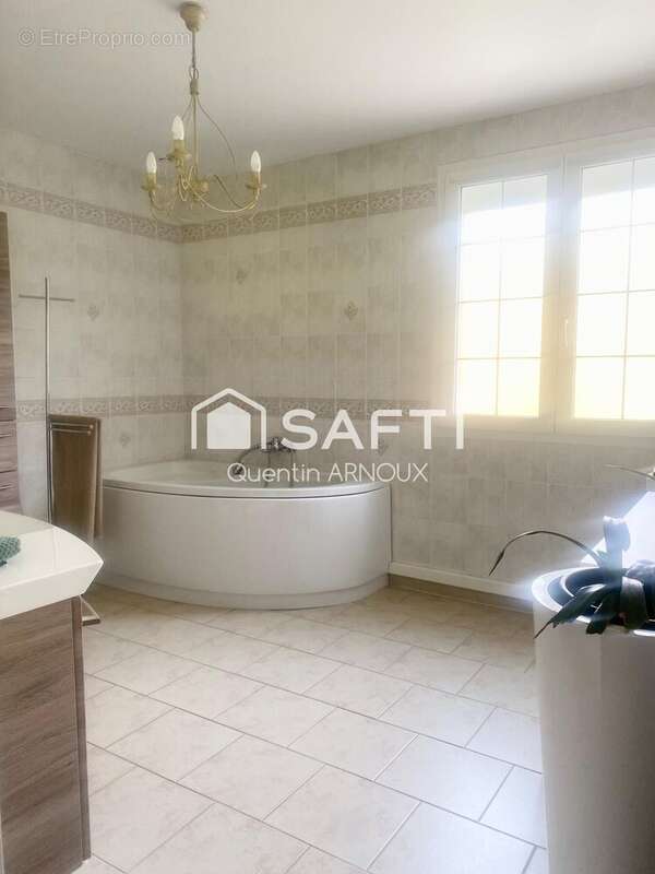 Maison 212 m² à Coincy  - photo 7