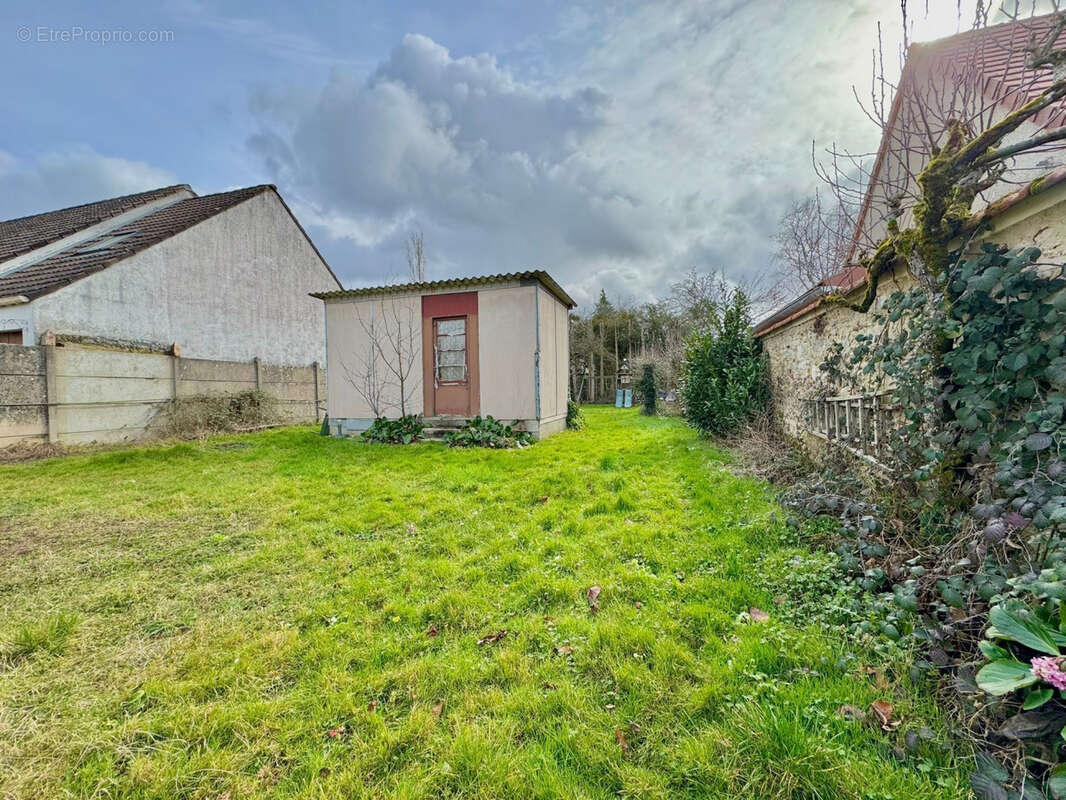 Terrain à LE CHATELET-EN-BRIE