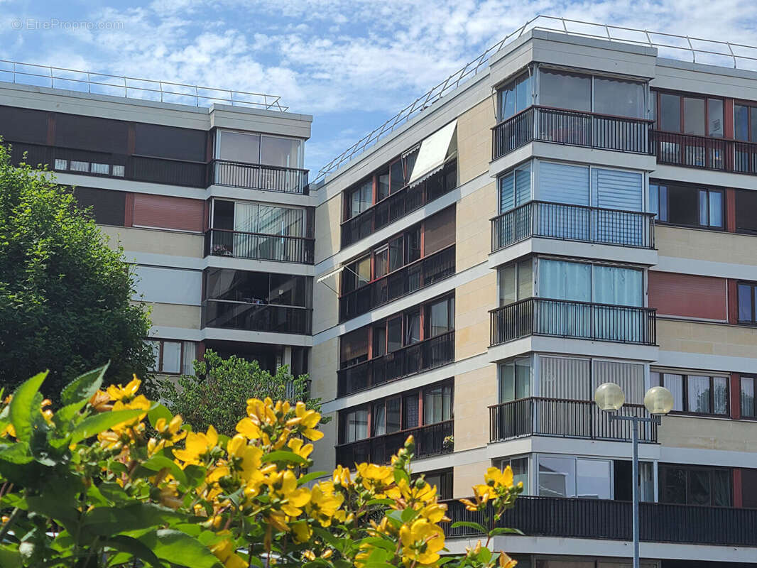 Appartement à FONTENAY-LE-FLEURY
