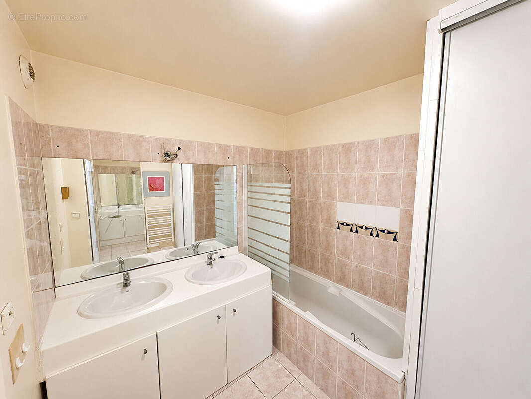 Appartement à MARSEILLE-6E